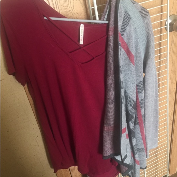 Burgundy outfit - Picture 2 of 4